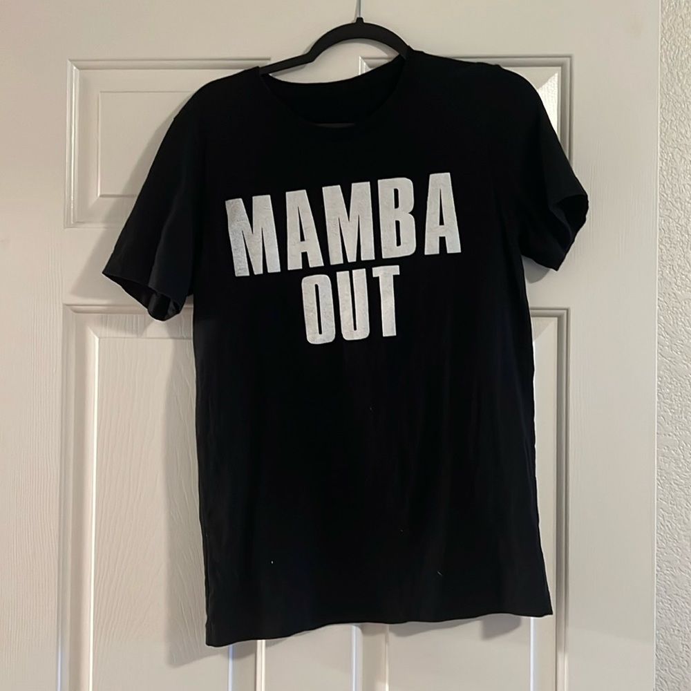 Kobe Bryant “Mamba Out” T Shirt Medium